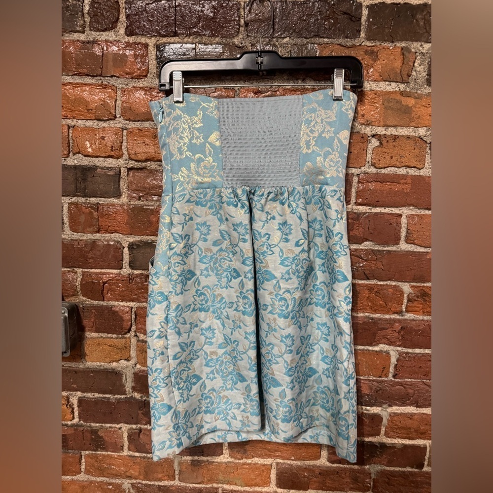 Kimchi Blue Strapless Dress with Jacquard Metallic Floral Pattern Size Medium - Picture 6 of 6
